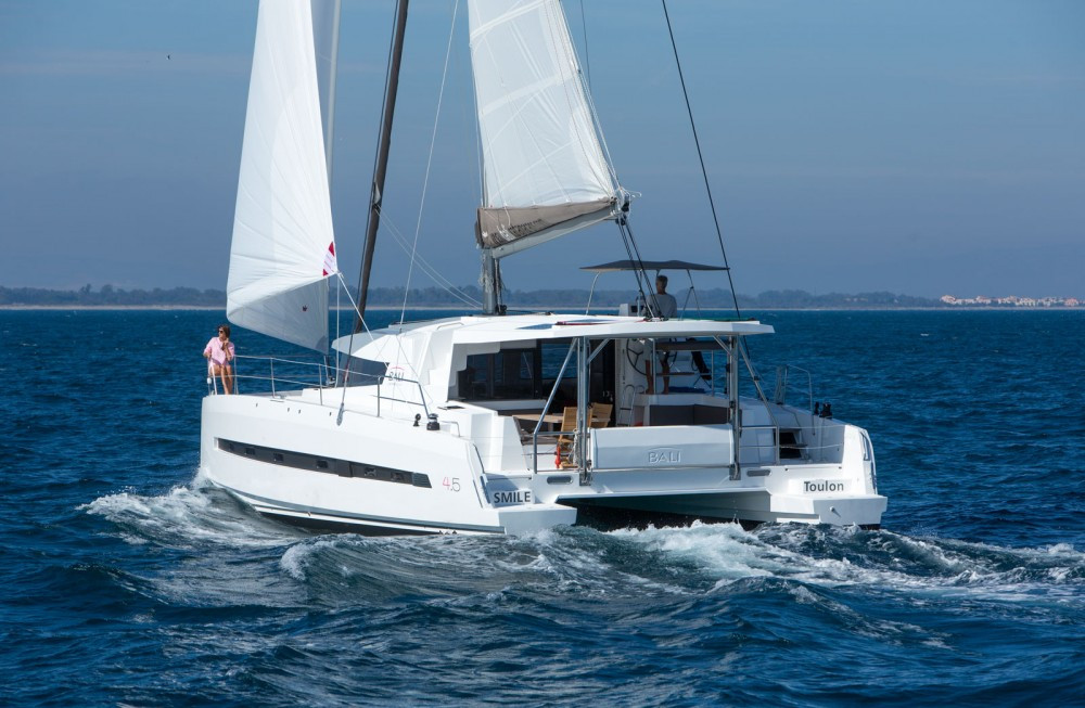 catamaran sailing in el gouna